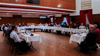 مطران إيبارشية شمال إفريقيا الأسقفية السابق يشارك في اجتماع القساوسة