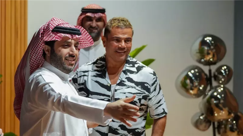 عمرو دياب وتركي آل