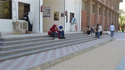 رفع كفاءة الحرم الجامعي بـ آداب أسيوط (صور) 