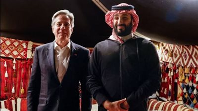 ترك بلينكن ينتظره ساعات ويحمل 50 هاتفا غير قابل للتتبع، أسرار عن محمد بن سلمان