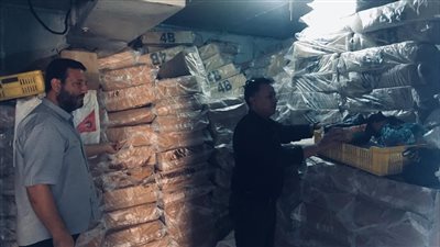 ضبط 35 طن مجزئات دواجن مجهولة المصدر في الإسماعيلية (صور) 