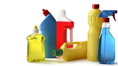 اصنعي المنظفات المنزلية بنفسك، الخل للأسطح وزيت الزيتون للأخشاب