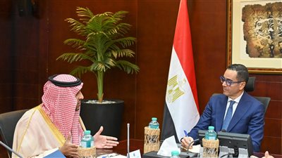 وزير الاستثمار يلتقي وكيل الهيئة العامة للتجارة الخارجية السعودية لبحث التعاون