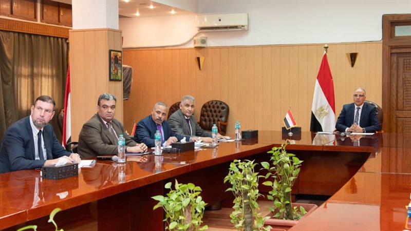 اجتماع وزير الموارد