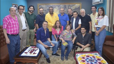 إقبال جماهيري على عروض مهرجان المهن التمثيلية، وأشرف زكي للجنة التحكيم: تعبناكم