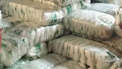 ضبط 4 أطنان دقيق وسكر مجهول المصدر بالشرقية 