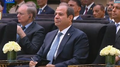 الرئيس السيسي: لم نتوقف أبدا عن العمل في ظل الظروف الحالية