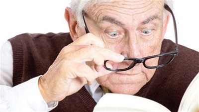 أسباب ضعف البصر ومتى يؤدي لإعتام عدسة العين؟