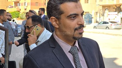 وصول فرد الأمن ضحية التعدي من لاعب الكرة إمام عاشور (صور)