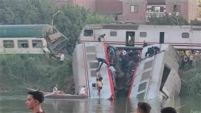 إصابة 7 أشخاص فى حادث تصادم قطارين بالمنيا 