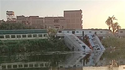 الحصيلة الأولية 23 مصابا، انتشال مصابين من ترعة الإبراهيمية فى حادث قطاري المنيا 