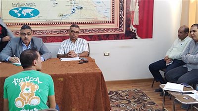 سكرتير الفيوم يبحث 14 شكوى في لقاء خدمة المواطنين بإطسا