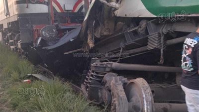 النيابة العامة تفتح تحقيقا في تصادم قطاري المنيا وانتقال فريق بحث إلى موقع الحادث 