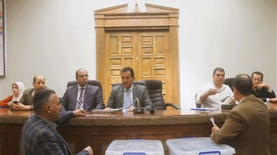 إجراء القرعة العلنية لحجز 32 وحدة طعام متنقلة بالعاشر من رمضان