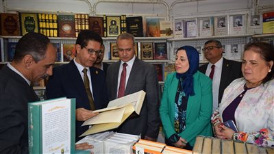 يضم أكثر من 2000 نسخة، جامعة بنها تفتتح معرض دار المعارف للكتاب 