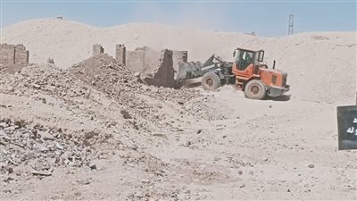 إزالة 17 حالة تعدٍ على أملاك الدولة غرب الأقصر
