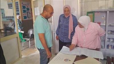 وكيل صحة دمياط يتابع سير العمل بالمركز الطبى العام
