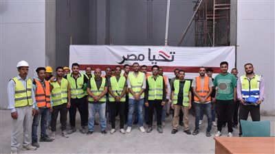 استخراج شهادات مستوى المهارة وتراخيص مزاولة الحرفة للعمالة غير المنتظمة (صور)