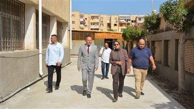 رئيس جامعة دمياط يتابع سير العملية التعليمية بكلية الفنون التطبيقية