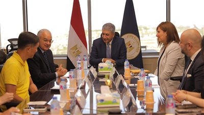 وزير السياحة يلتقي مع مستشار الأمين العام لمنظمة الأمم المتحدة للسياحة 