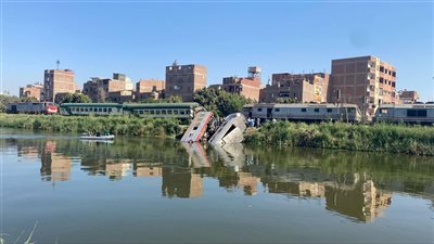 10 صور ترصد البحث عن ضحايا حادث قطاري المنيا في ترعة الإبراهيمية