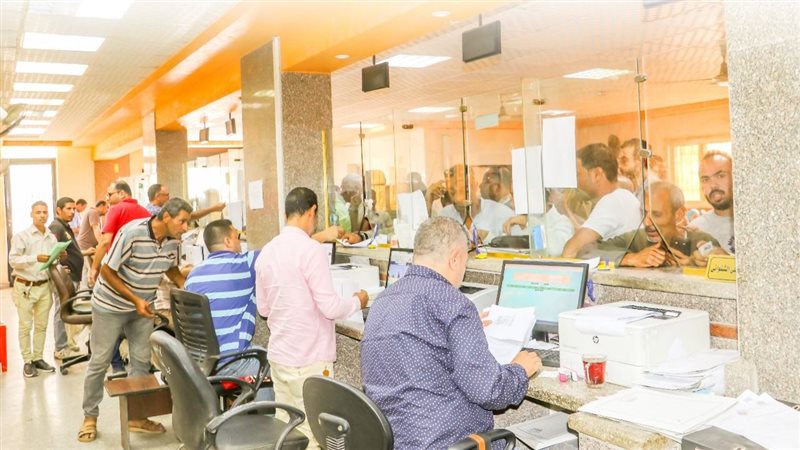 إقبال من المواطنين