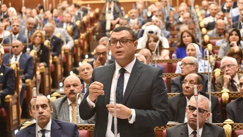 وزير الإسكان أمام