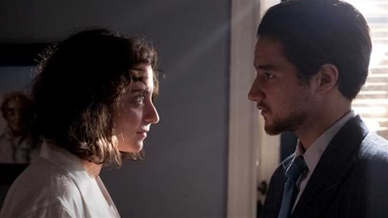 فيلم عنها، فيتو 