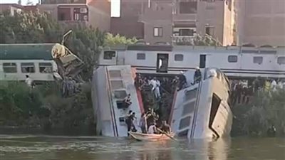 وزير النقل يصل محطة مصر للاجتماع بقيادات السكك الحديدية 