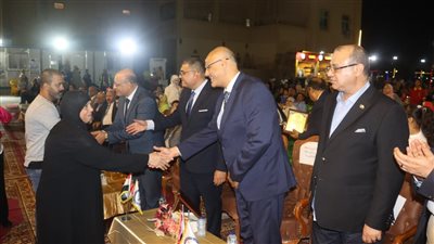 محافظ القليوبية يضع حجر أساس مشروعات تنموية بنادى العبور الرياضي 