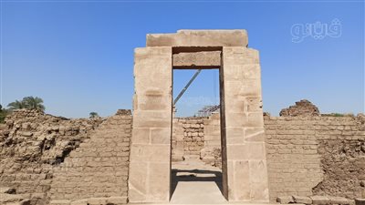 أول ظهور لبوابة رمسيس الثالث بعد تركيبها في معابد الكرنك (بث مباشر)