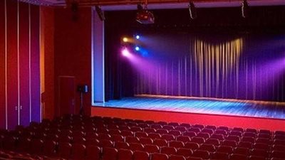 أنشئ قبل أكثر من 6 عقود وتعتزم الحكومة إزالته، ما تيسر من تاريخ المسرح العائم بالجيزة