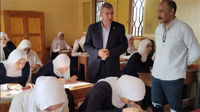 مدير تعليم دمياط يتفقد مدارس فارسكور 