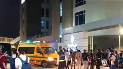 بالاسماء، إصابة 10 أشخاص في تصادم  سيارة نقل بـ