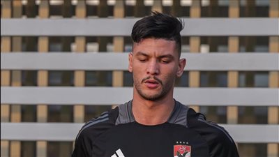 الأهلي يكشف طبيعة إصابة أشرف داري مدافع الفريق 