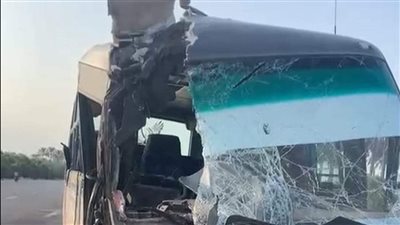 تفاصيل مصرع  وإصابة 11 عاملًا في حادث تصادم بطريق الإسماعيلية السويس (صور)  