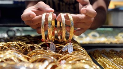 عيار 21 يسجل هذا الرقم، أسعار الذهب في بداية تعاملات اليوم الإثنين