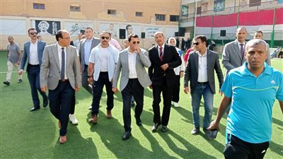 وزير الرياضة يفتتح ملعب خماسي ويضع حجر الأساس لمشروعات الطرح الاستثماري بالأقصر (صور)
