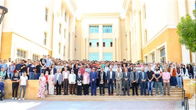 دقيقة حداد بجامعة المنصورة الأهلية على طلاب ضحايا حادث جامعة الجلالة 