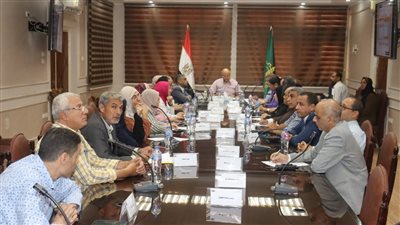 محافظ القليوبية يعقد اجتماعا موسعا لمناقشة مستجدات ملف تقنين الأراضي المملوكة للدولة 