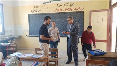 وكيل تعليم البحيرة يشدد على توزيع الكثافات الطلابية والانضباط الإداري