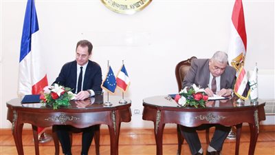  رئيس مجلس الدولة يوقع بروتوكول تعاون مع السفارة الفرنسية بالقاهرة