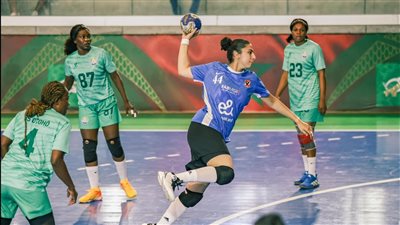 سيدات الأهلي لـ اليد يفزن على أوتوهو الكونغولي 35-27 بطولة إفريقيا للأندية