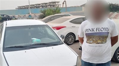 القبض على قائد سيارة لـ تعطيل حركة المرور وتعريض المواطنين للخطر بالمعادى 