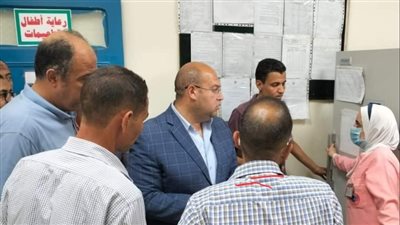 بعد شائعة وجود وباء بها، نائب محافظ الجيزة يتفقد قرية القبابات بأطفيح