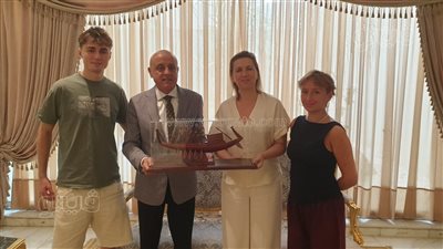 قبل مغادرتها، محافظ الأقصر يهدي رئيسة وزراء الدنمارك 