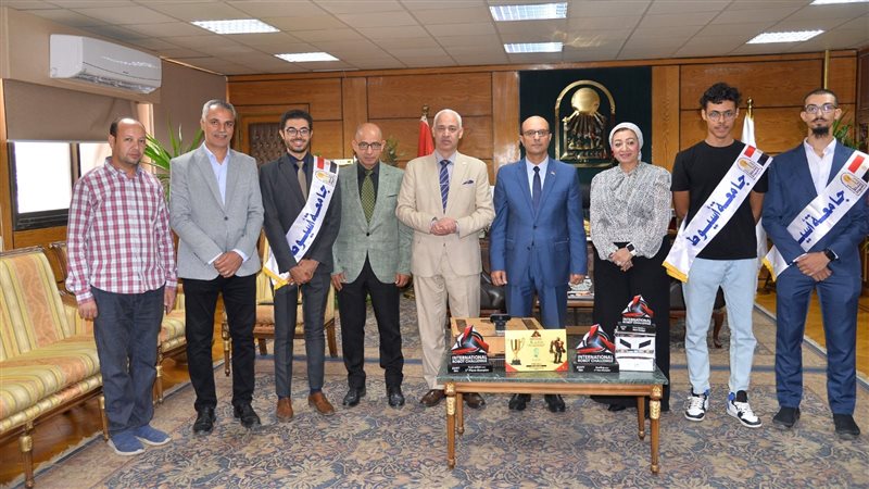 رئيس جامعة أسيوط