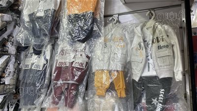 أسعار ملابس الأطفال تحرق جيوب المواطنين.. ارتفاعات تصل لـ150 جنيها في القطعة.. وغلاء المواد الخام «أبرز الأسباب» (فيديو وصور)