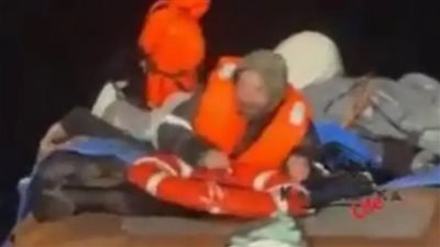 واقعة شهدت معجزتين، نجاة صياد تاه في عرض البحر 67 يوما متشبثا بجثتي شقيقه وابنه (فيديو)