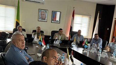 وزير الإسكان يصل سد ومحطة جوليوس نيريري الكهرومائية على نهر روفيجي 